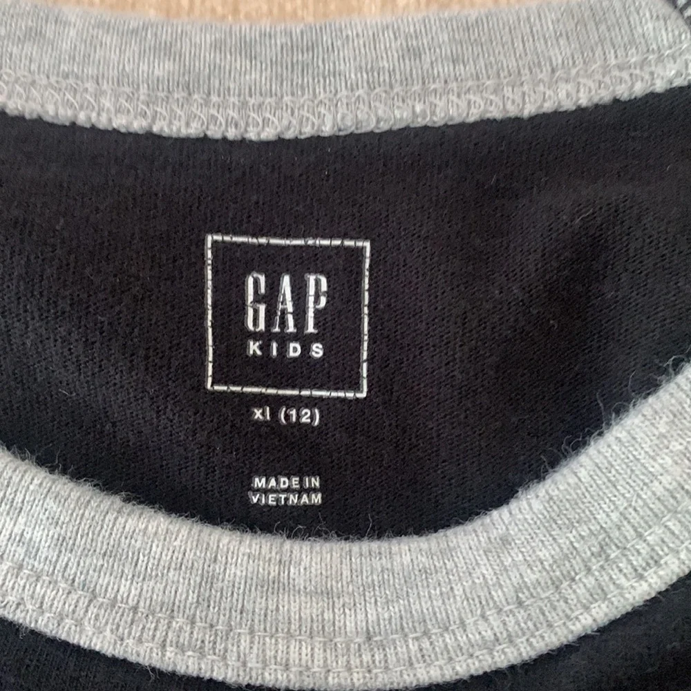 Gap kids’ shark long sleeved T-shirt